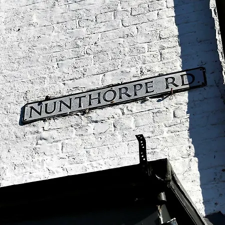 Nunthorpe Road Apartment *